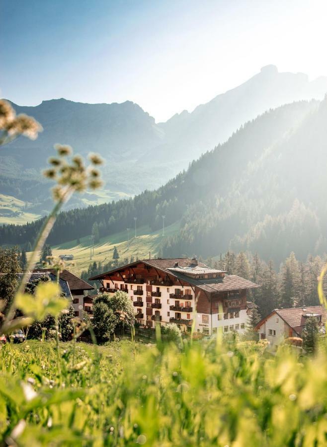 Hotel Dolomiti La Villa  Exterior foto